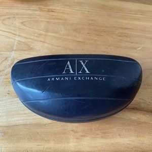 Hard sunglasses case